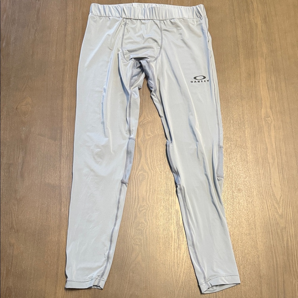 Oakley Foundational Base Layer Pants Large - image 2